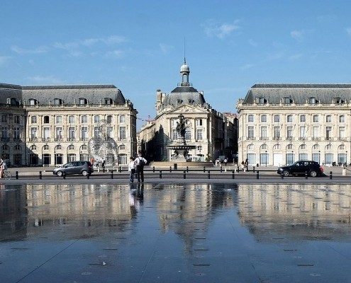 Chambres d'hôtes de charme en Nouvelle-Aquitaine : Bordeaux, Place de la Bourse (by Patrick Despoix) - Gironde