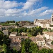 Saint Emilion en Nouvelle-Aquitaine (by Jordy Meow)