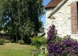 A la Métairie, Lindry : extérieur