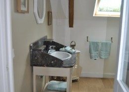 Ker Liviou, Lancieux : salle de bain sable