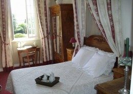 Manoir de la Baronnie, Saint Malo (Bretagne) : chambre romantique