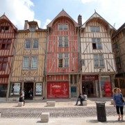 Troyes, Aube en région Grand Est : rue Emile Zola