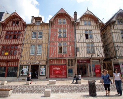 Troyes, Aube en région Grand Est : rue Emile Zola