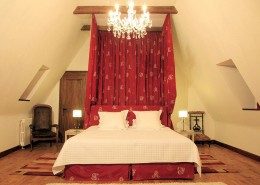La Belle Epoque, chambres d'hôtes à Sansac de Marmiesse : chambre