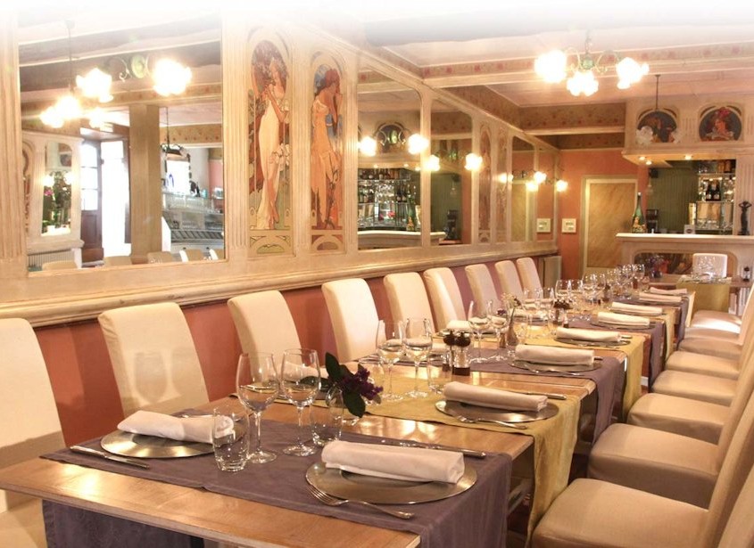 La Belle Epoque, chambres d'hôtes à Sansac de Marmiesse : table d'hôtes