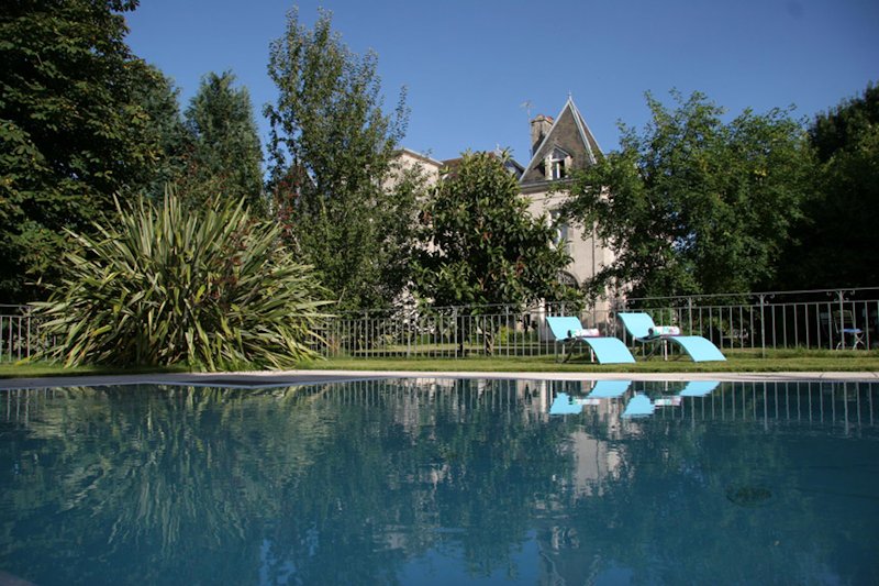 Chateau de Kerlarec, Arzano (Bretagne) : la piscine