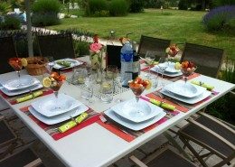 Maison Ardure : petit déjeuner à l'extérieur