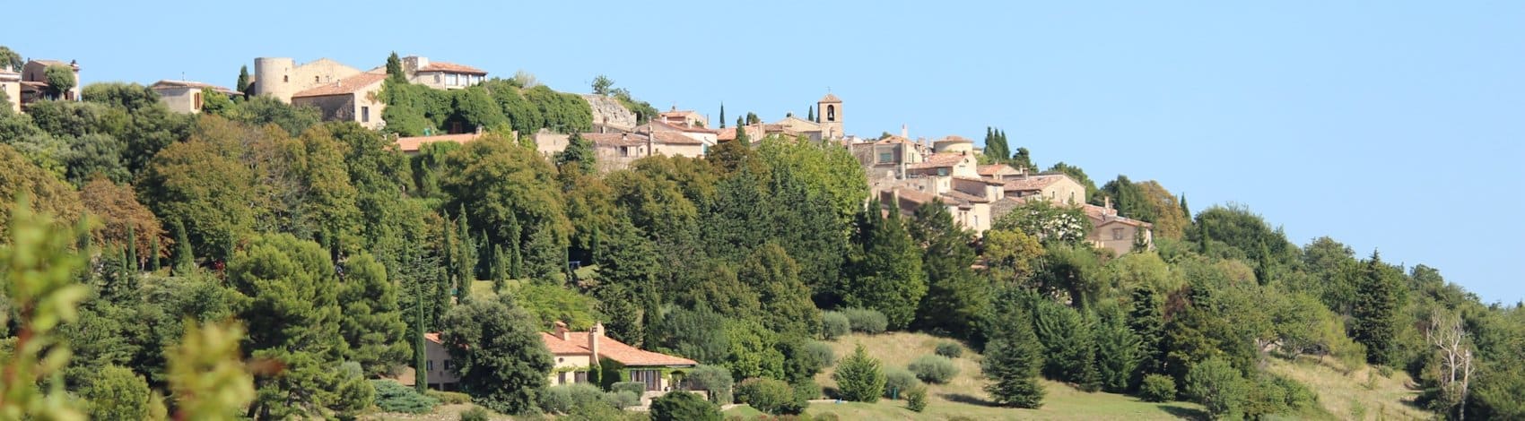 Tourtour (Var), le village dans le ciel