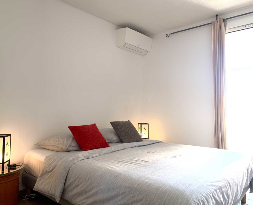 Chambre de l'appartement de vacances climatisé à Saint Mandrier-sur-Mer près de Toulon dans le Var