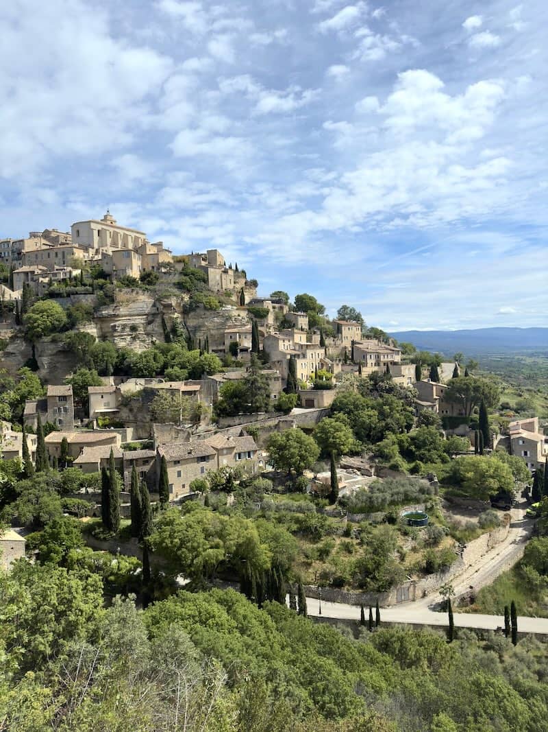 Gordes, un des villages les plus visités du Luberon dans le département du Vaucluse