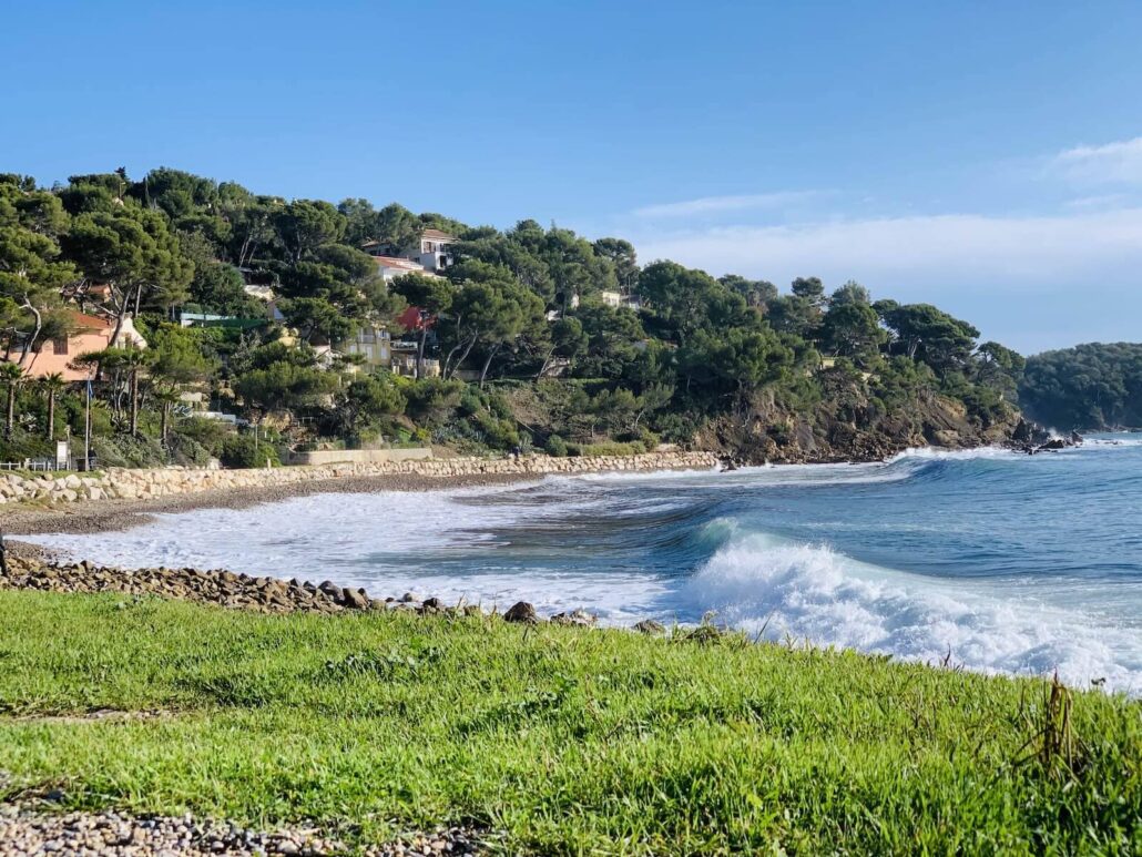 Plage de la Coudoulière au sud de la presqu'île de Saint-Mandrier-sur-Mer (photo de Jl Matau)